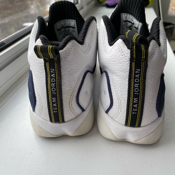 Air Jordan JumpMan Team II - Picture 3 of 3